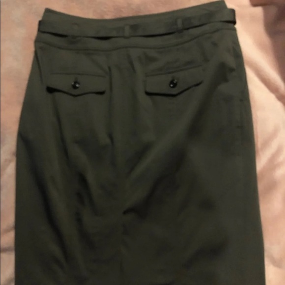 NWT Burberry pencil skirt. Size 8! - Picture 3 of 5